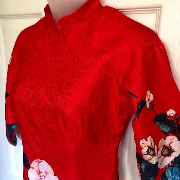Vietnamese Ao Dai Red Dress with White Pants - Picture 5 of 8